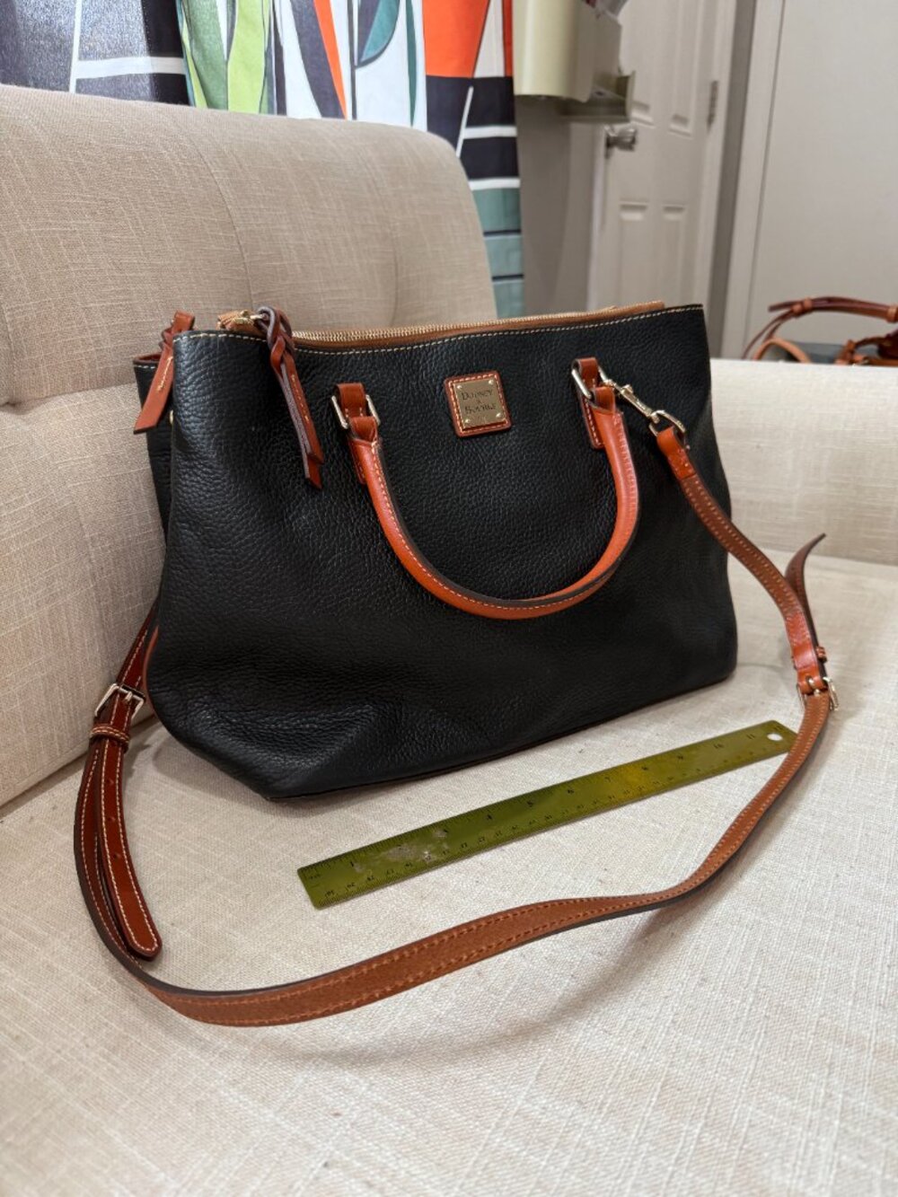 Dooney & Bourke Handbag – Like New Condition